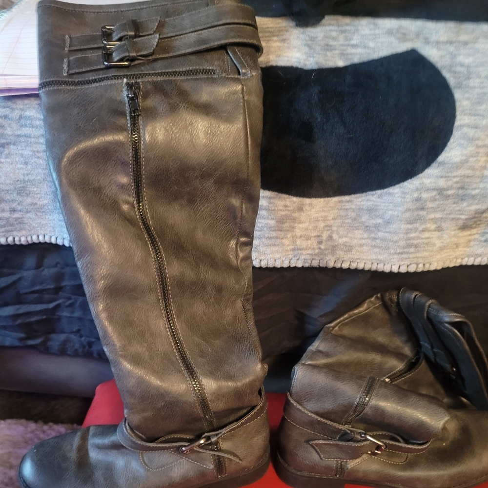BECCA WOMAN'S BOOTS